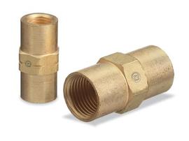 Radnor AW-430 CGA-032 Right Hand Threaded Female To B-Size Right Hand Threaded Female Brass Inert Gas Hose Coupler (2 Per Pack)